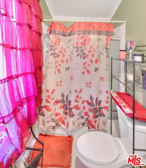 Bath - 820 S Mayo Ave, Compton, CA 90221 photo 6 of 6