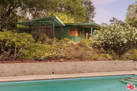 Exterior - 1475 Scenic Dr, Pasadena, CA 91103 photo 3 of 10