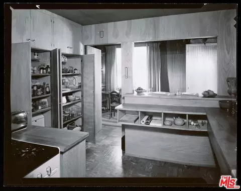 Kitchen - 1475 Scenic Dr, Pasadena, CA 91103 photo 4 of 4