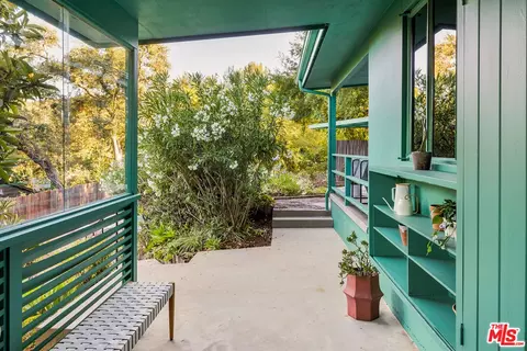 Exterior - 1475 Scenic Dr, Pasadena, CA 91103 photo 6 of 10