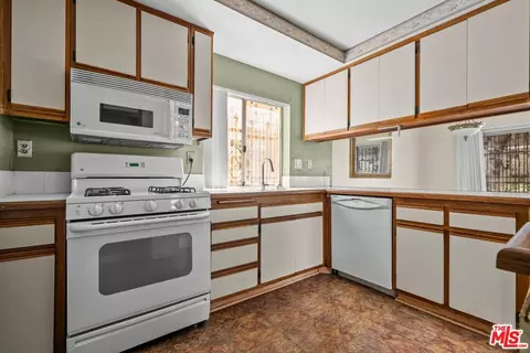 Kitchen - 620 W Almond St, Compton, CA 90220 photo 2 of 3
