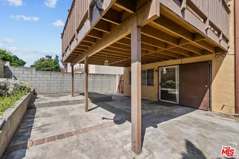 Exterior - 620 W Almond St, Compton, CA 90220 photo 2 of 4