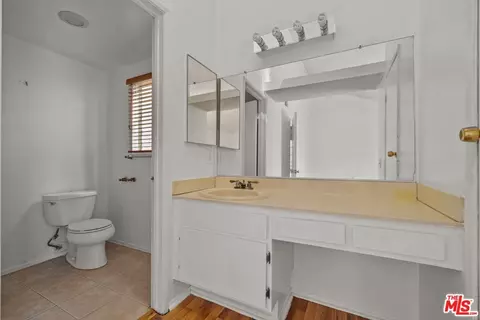 Bath - 620 W Almond St, Compton, CA 90220 photo 3 of 3