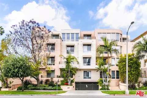 2111 S Beverly Glen Blvd #101, Los Angeles, CA 90025