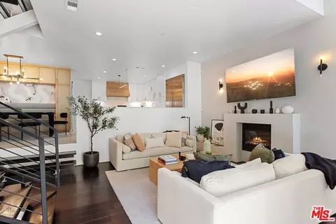 9838 Portola Dr, Beverly Hills, CA 90210