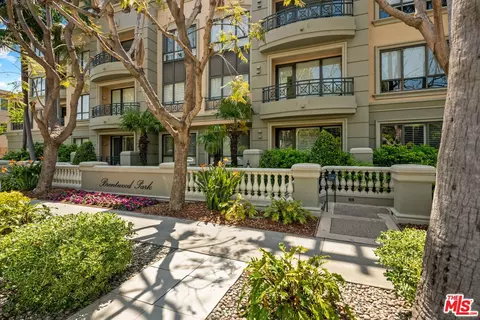 12218 Montana Ave #202, Los Angeles, CA 90049