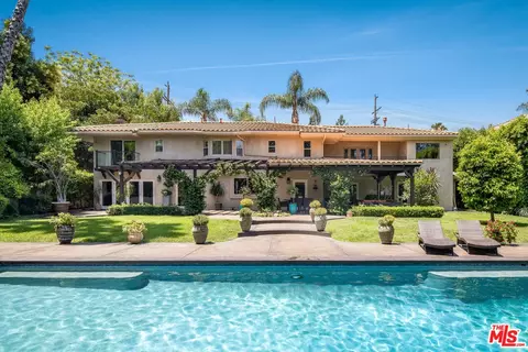 19107 Wells Dr, Tarzana, CA 91356