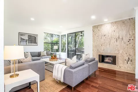 450 San Vicente Blvd #201, Santa Monica, CA 90402