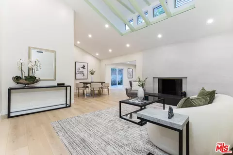 4831 Excelente Dr, Woodland Hills, CA 91364