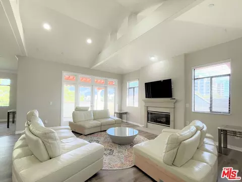 748 Locust St #502, Pasadena, CA 91101 photo 3