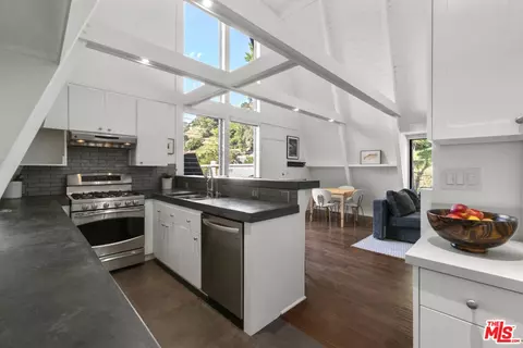 3971 Oeste Ave, Studio City, CA 91604 photo 4