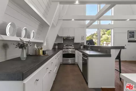3971 Oeste Ave, Studio City, CA 91604 photo 3