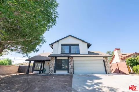 106 Mountainside Dr, Palmdale, CA 93550