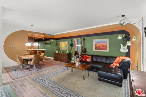 7960 Selma Ave #207, Los Angeles, CA 90046