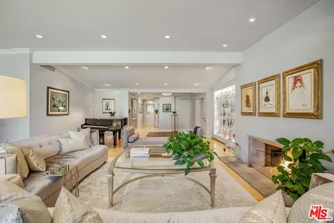 2135 Century Woods Way #18, Los Angeles, CA 90067