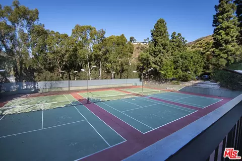 2700 E Cahuenga Blvd #4103, Los Angeles, CA 90068
