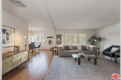 222 7th St #101, Santa Monica, CA 90402