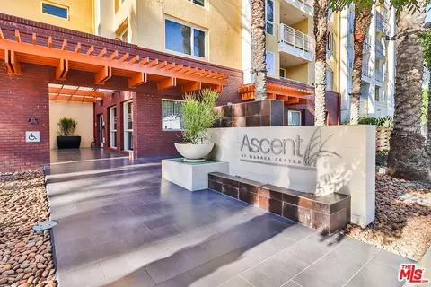 21301 Erwin St #439, Woodland Hills, CA 91367
