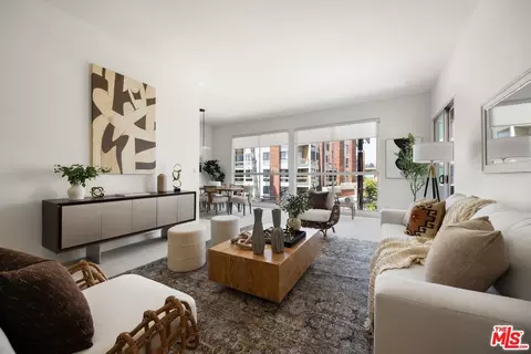 11970 Montana Ave #302, Los Angeles, CA 90049