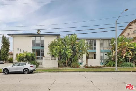 8560 Whitworth Dr, Los Angeles, CA 90035
