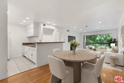 7202 Raintree Cir, Culver City, CA 90230