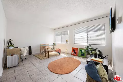 6133 Whitsett Ave #23, North Hollywood, CA 91606