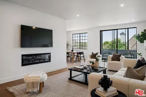 310 Tahiti Way #216, Marina Del Rey, CA 90292