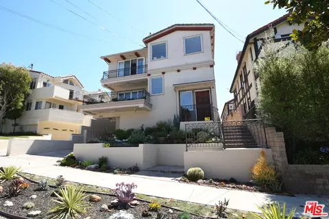 513 N Irena Ave #B, Redondo Beach, CA 90277