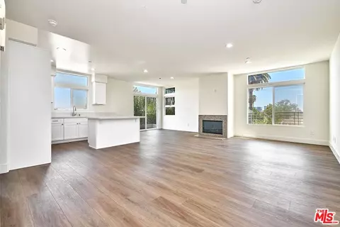 401 N Serrano Ave #301, Los Angeles, CA 90004