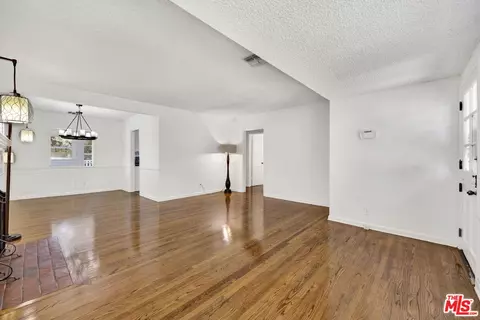 3536 Encinal Ave, La Crescenta, CA 91214 photo 3
