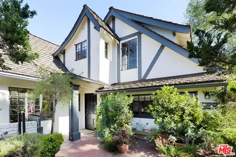 2966 Passmore Dr, Los Angeles, CA 90068