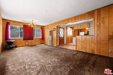 Living - 538 Lark Rd, Wrightwood, CA 92397 photo 1 of 2