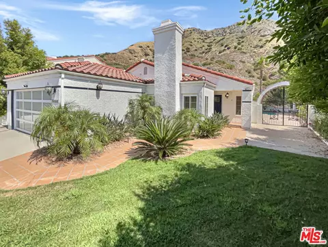 12454 Rajah St, Sylmar, CA 91342