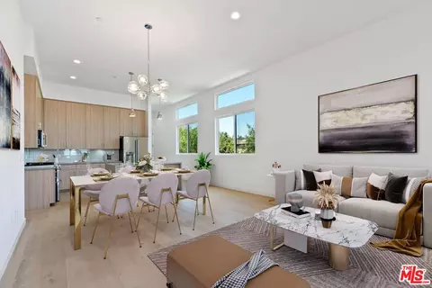 1746 N Garfield Pl #303, Los Angeles, CA 90028