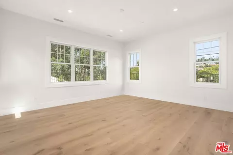 Bedroom - 2527 Ivy Rd, Oceanside, CA 92054 photo 6 of 8