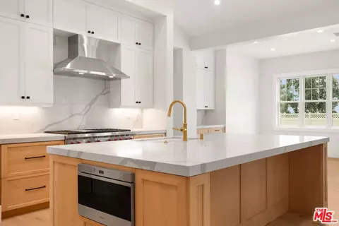Kitchen - 2527 Ivy Rd, Oceanside, CA 92054 photo 1 of 2