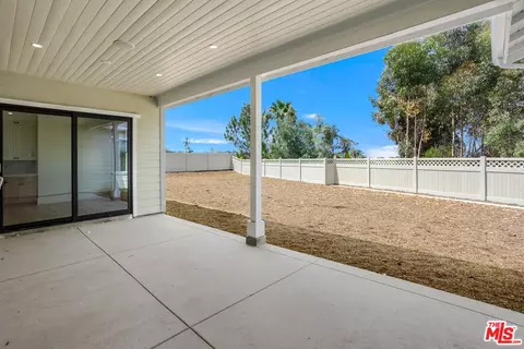 Exterior - 2527 Ivy Rd, Oceanside, CA 92054 photo 2 of 5