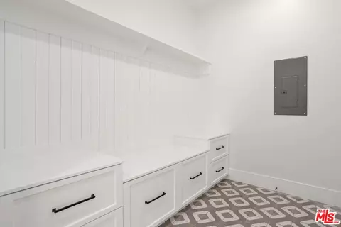 Entry Way - 2527 Ivy Rd, Oceanside, CA 92054 photo 5 of 5