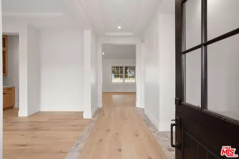 Entry Way - 2527 Ivy Rd, Oceanside, CA 92054 photo 1 of 5