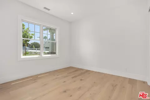 Bedroom - 2527 Ivy Rd, Oceanside, CA 92054 photo 5 of 8