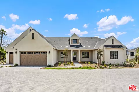 2535 Ivy Rd, Oceanside, CA 92054