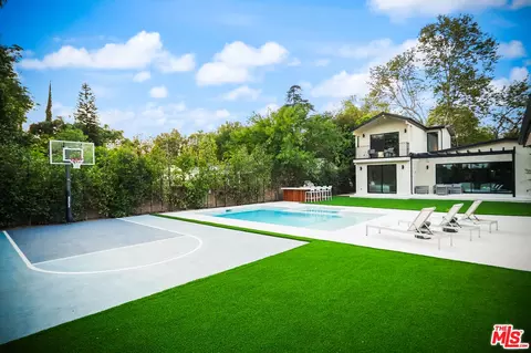 12302 Tiara St, Valley Village, CA 91607