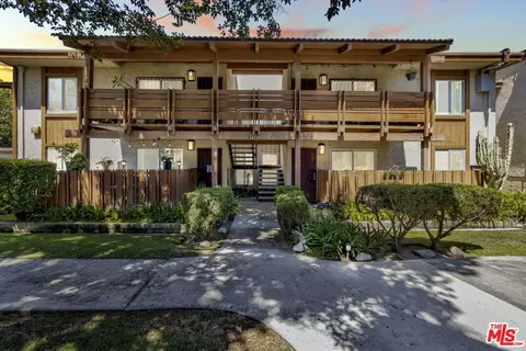 3703 Country Club Dr #9, Long Beach, CA 90807