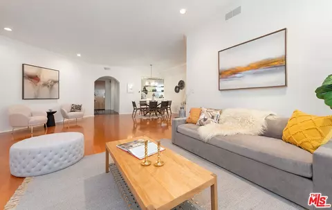 11628 Montana Ave #209, Los Angeles, CA 90049