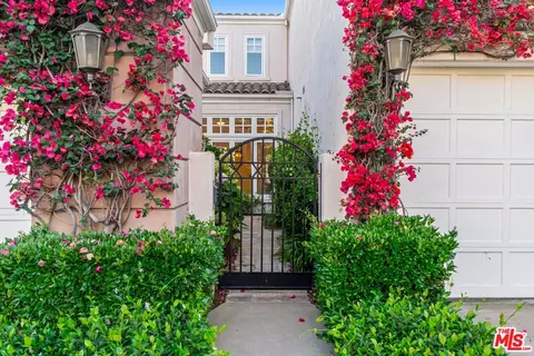 5474 Renaissance Ave, San Diego, CA 92122