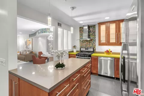 18350 Hatteras St #159, Tarzana, CA 91356