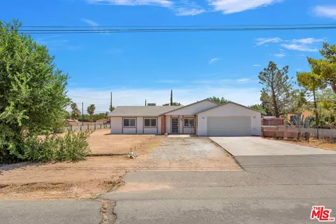 14891 Lilac St, Hesperia, CA 92345 photo 2