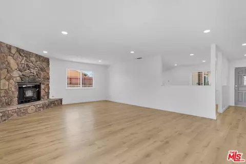 14891 Lilac St, Hesperia, CA 92345 photo 3