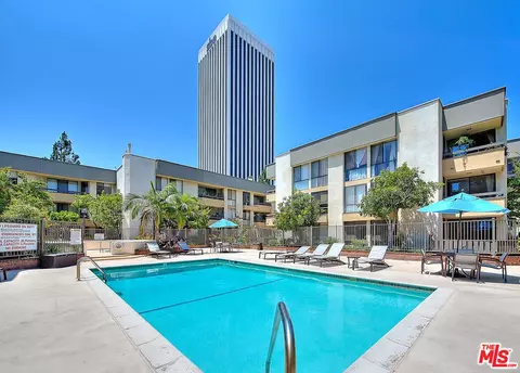750 S Spaulding Ave #118, Los Angeles, CA 90036