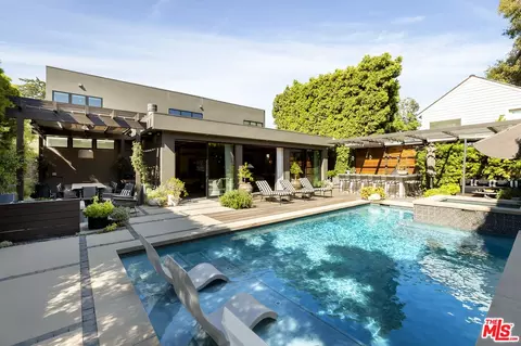 2852 Forrester Dr, Los Angeles, CA 90064